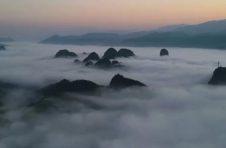 桂林天门山：云山雾海绕人间宛若仙境
