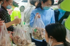 广西首届农产品消费节实战助农 土货2小时被抢空