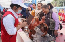 广西举办“33消费节”缤纷购物季活动