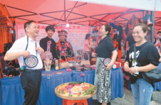 广西河池：现场展现展演 “非遗”大放光彩