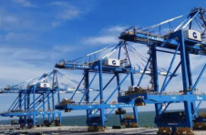 广西钦州：全国首个海铁联运自动化集装箱码头竣工验收