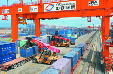集装箱兄弟“奇妙游”——探访西部陆海新通道