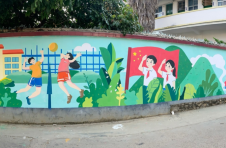 广西横州：大学生志愿者巧手墙绘扮靓乡村
