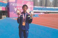 第二次参加区运会完成妈妈心愿 南宁混血姑娘夺400米铜牌