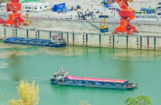 广西百色—粤港澳大湾区首条集装箱班轮航线开通